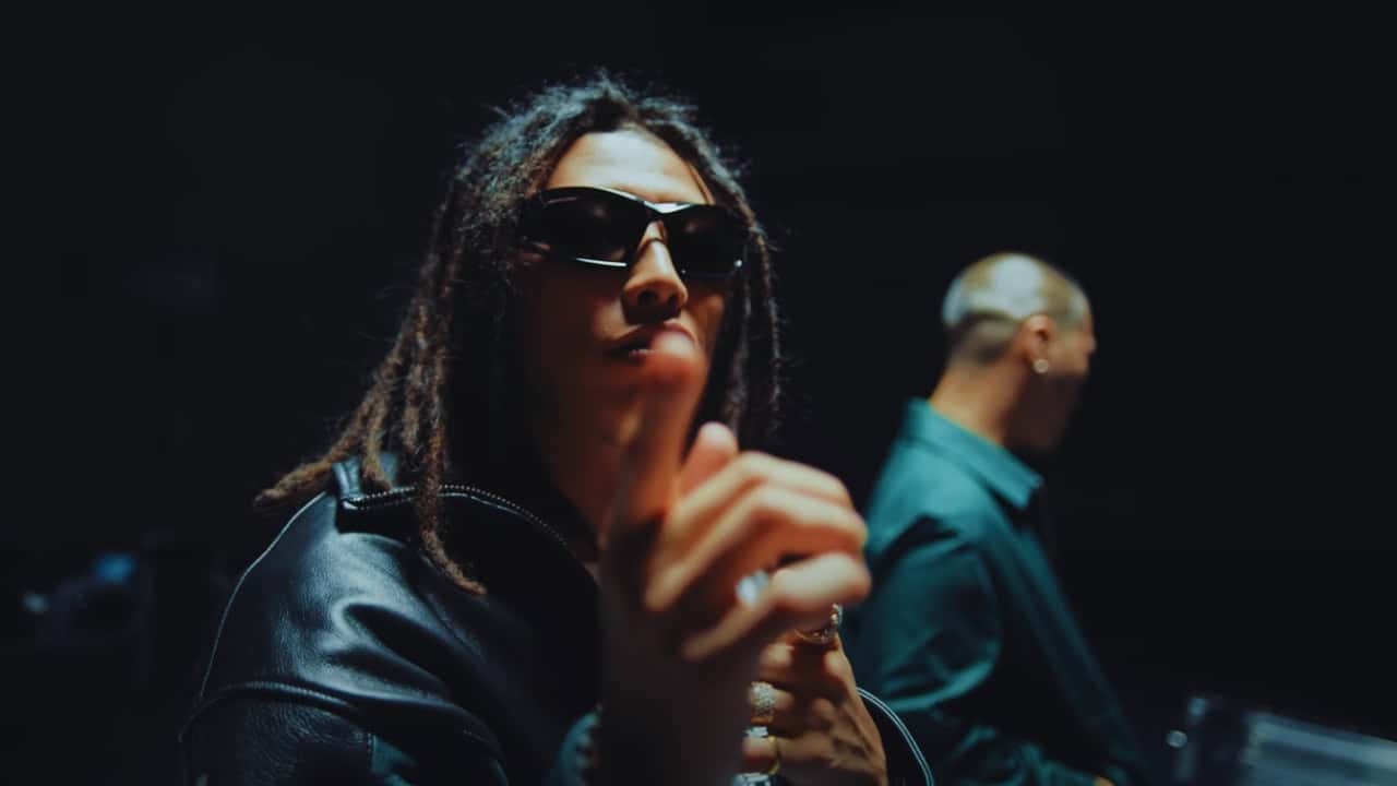 ¥ellow Bucks – Run It Up feat. Benjazzy